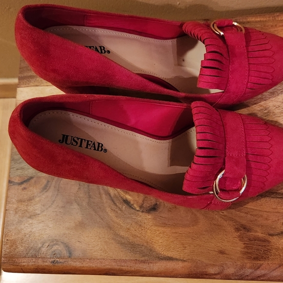 Shoes - Picture 2 of 3